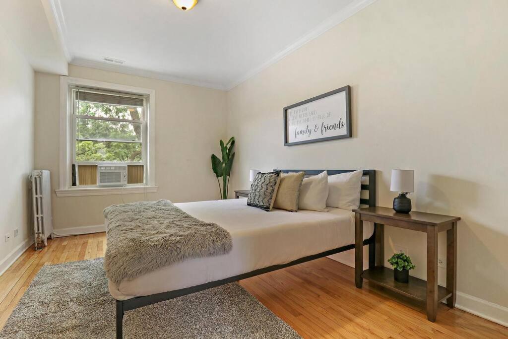 2br Alluring With Laundry - Cullom D3 *