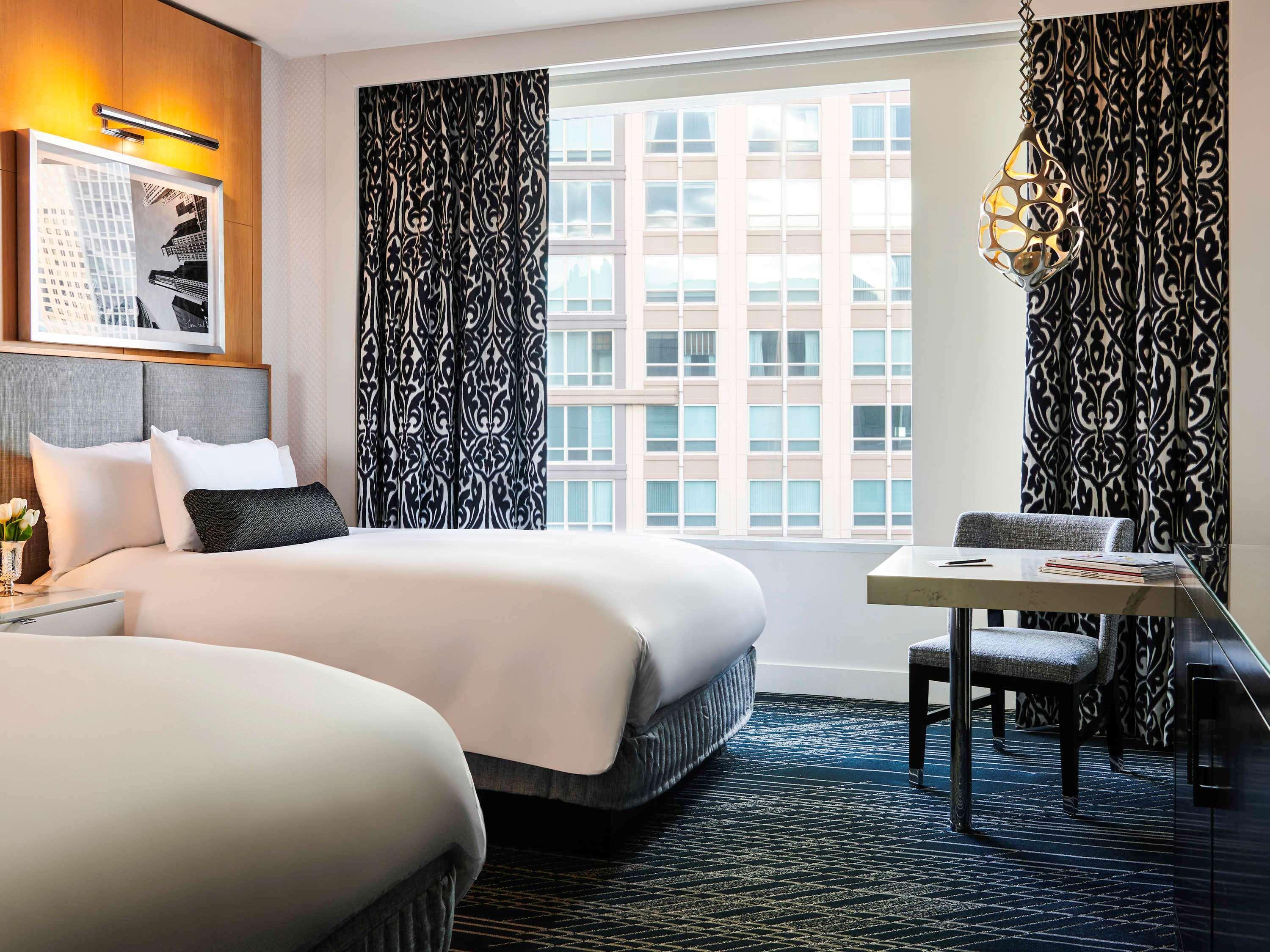 Sofitel Magnificent Mile 5*