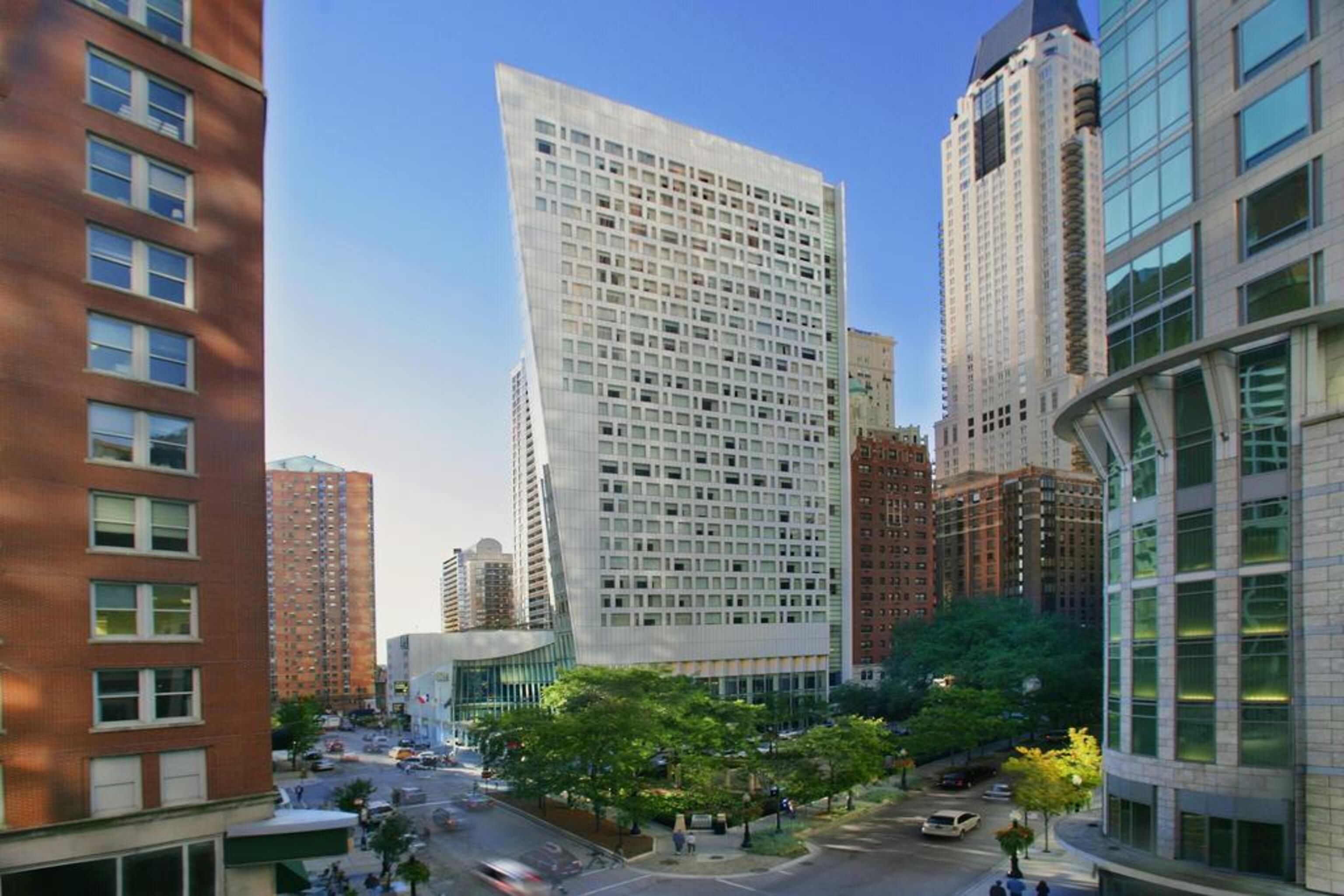 Sofitel Magnificent Mile Hotel 5*