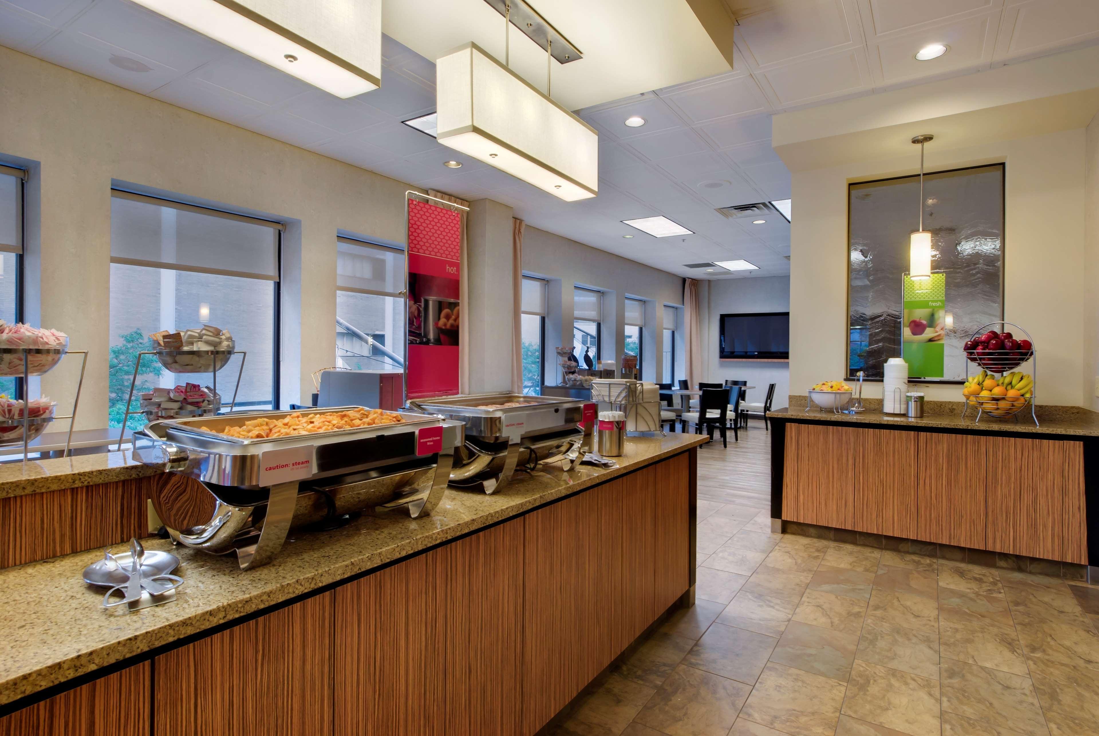 Hampton & Chicago-downtown Hotel 3*