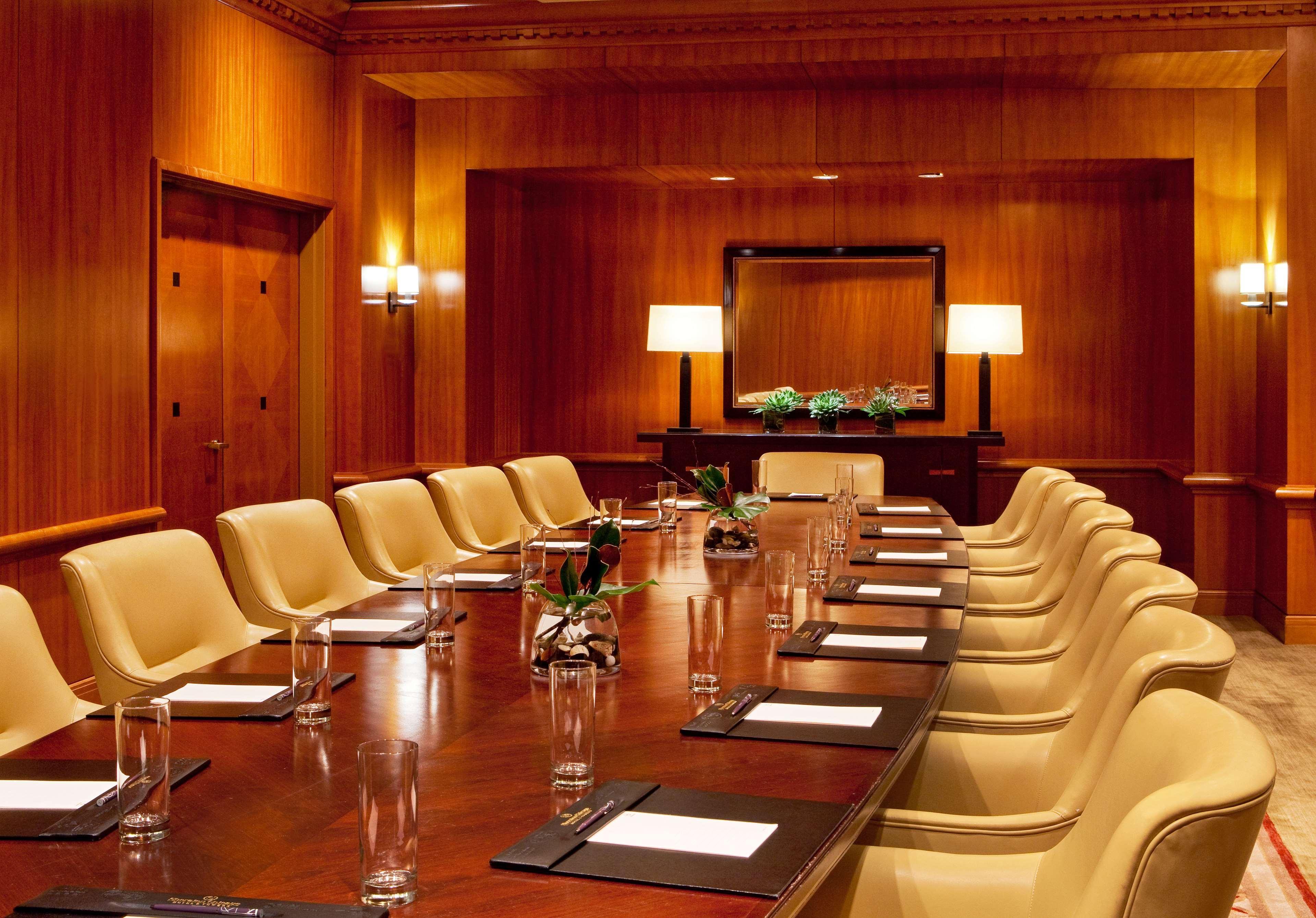Sheraton Grand Riverwalk Hotel