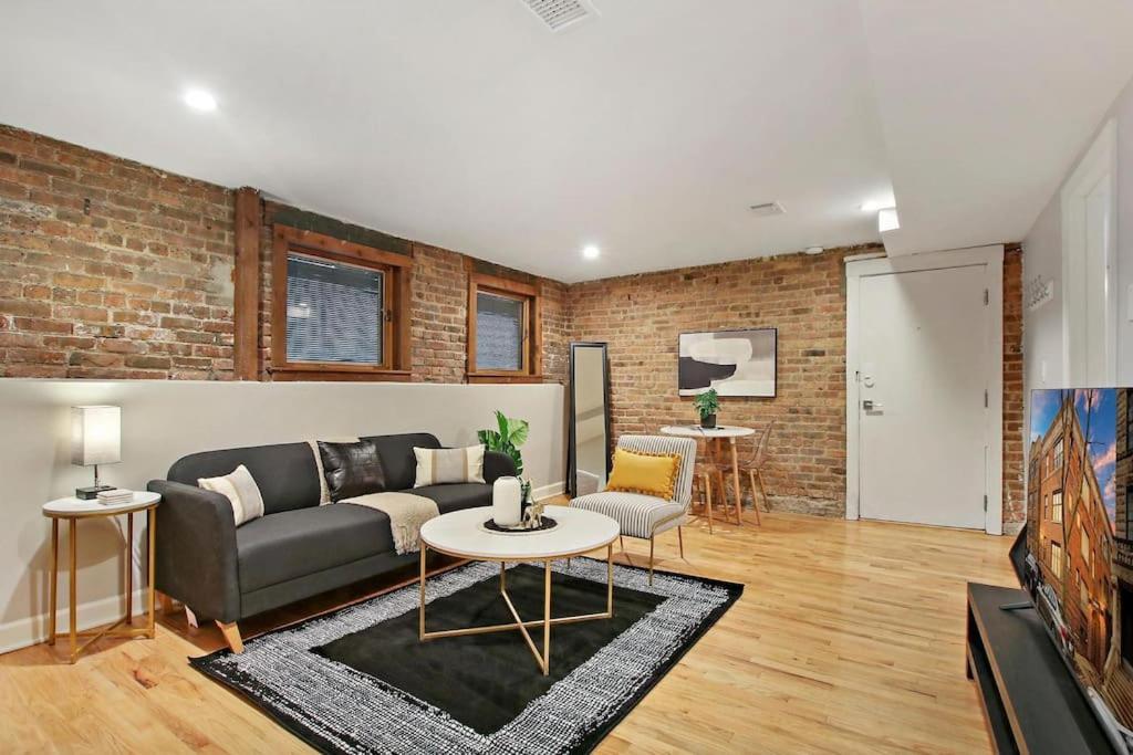 Apartment Charming 2br Apt In The Heart Of - Barry Gb Chicago