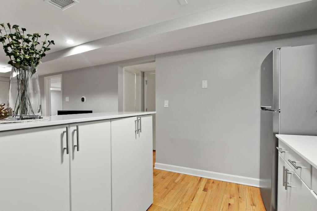 Charming 2br Apt In The Heart Of - Barry Gb Apartment