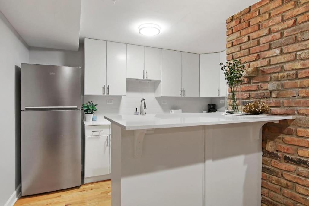 Apartment Charming 2br Apt In The Heart Of - Barry Gb