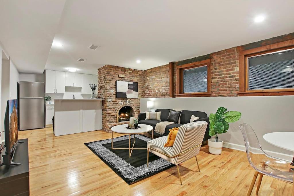 Charming 2br Apt In The Heart Of - Barry Gb