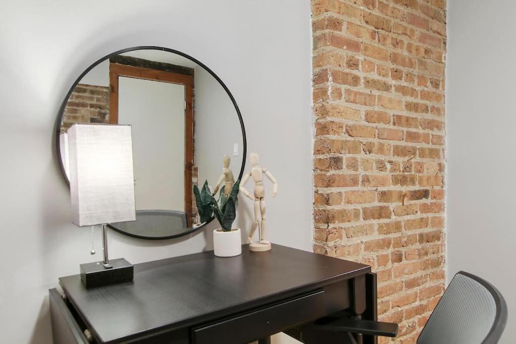 Charming 2br Apt In The Heart Of - Barry Gb Apartment Chicago