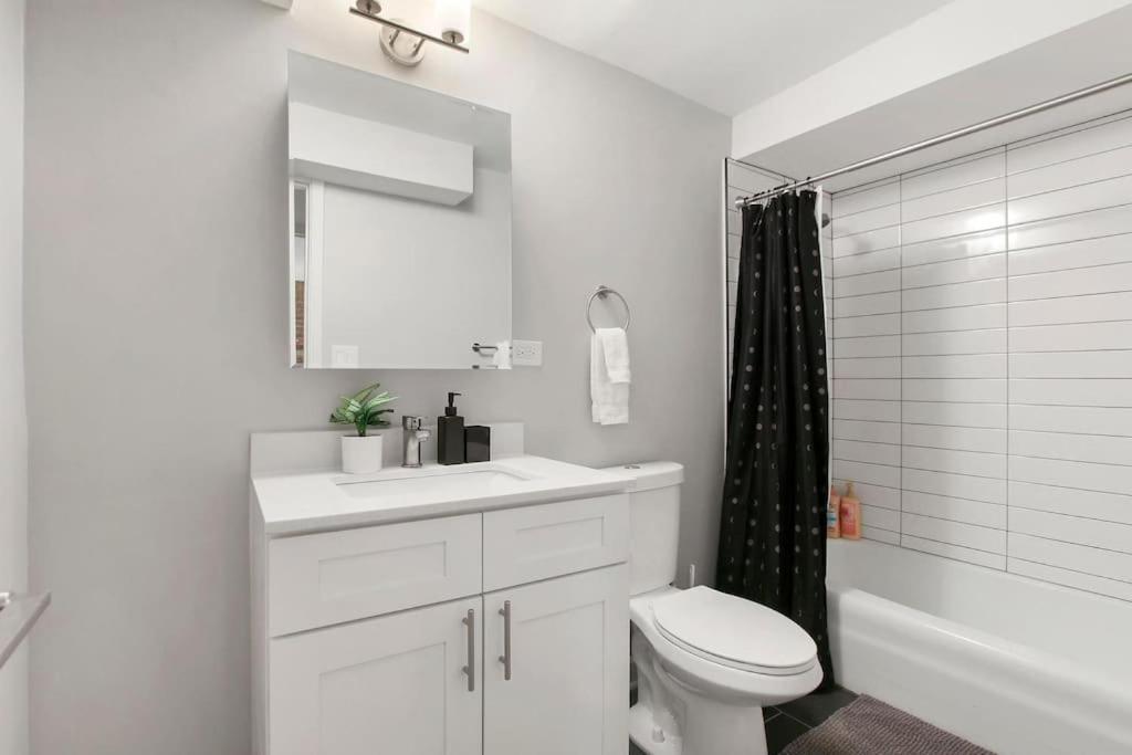 Apartment Charming 2br Apt In The Heart Of - Barry Gb