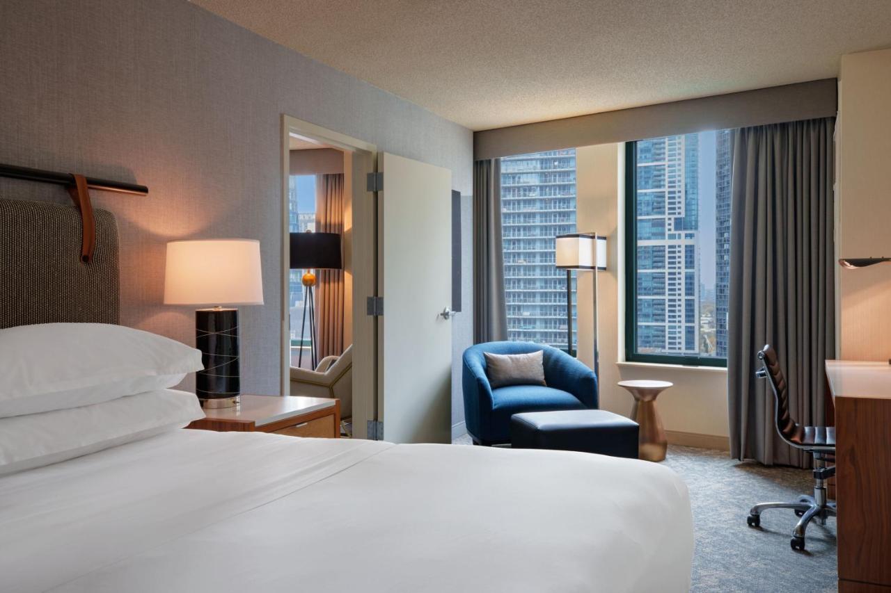 Hotel Sheraton Grand Riverwalk Chicago
