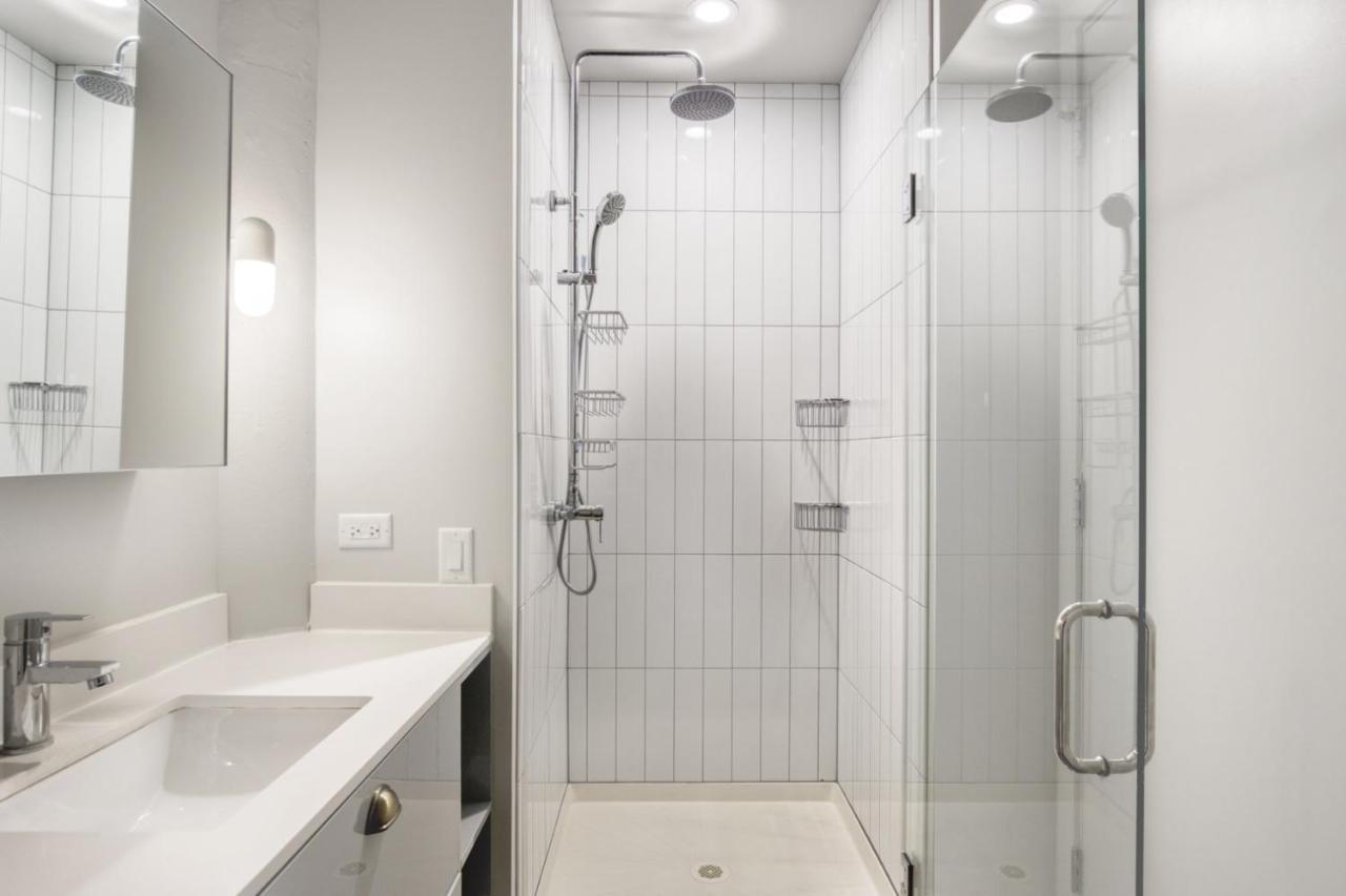 River North 1br W Gym Lounge Roof Nr Riverwalk Chi-897 Chicago