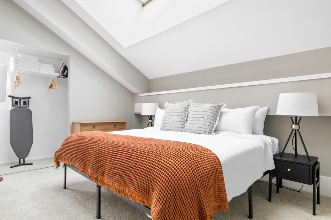 Apartment Loop 2br W Gym Doorman Same Block As L Chi-674 Chicago