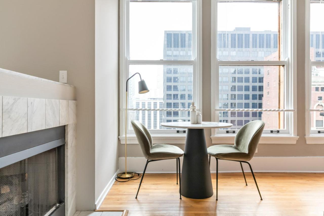 Apartment Loop 2br W Gym Doorman Same Block As L Chi-674