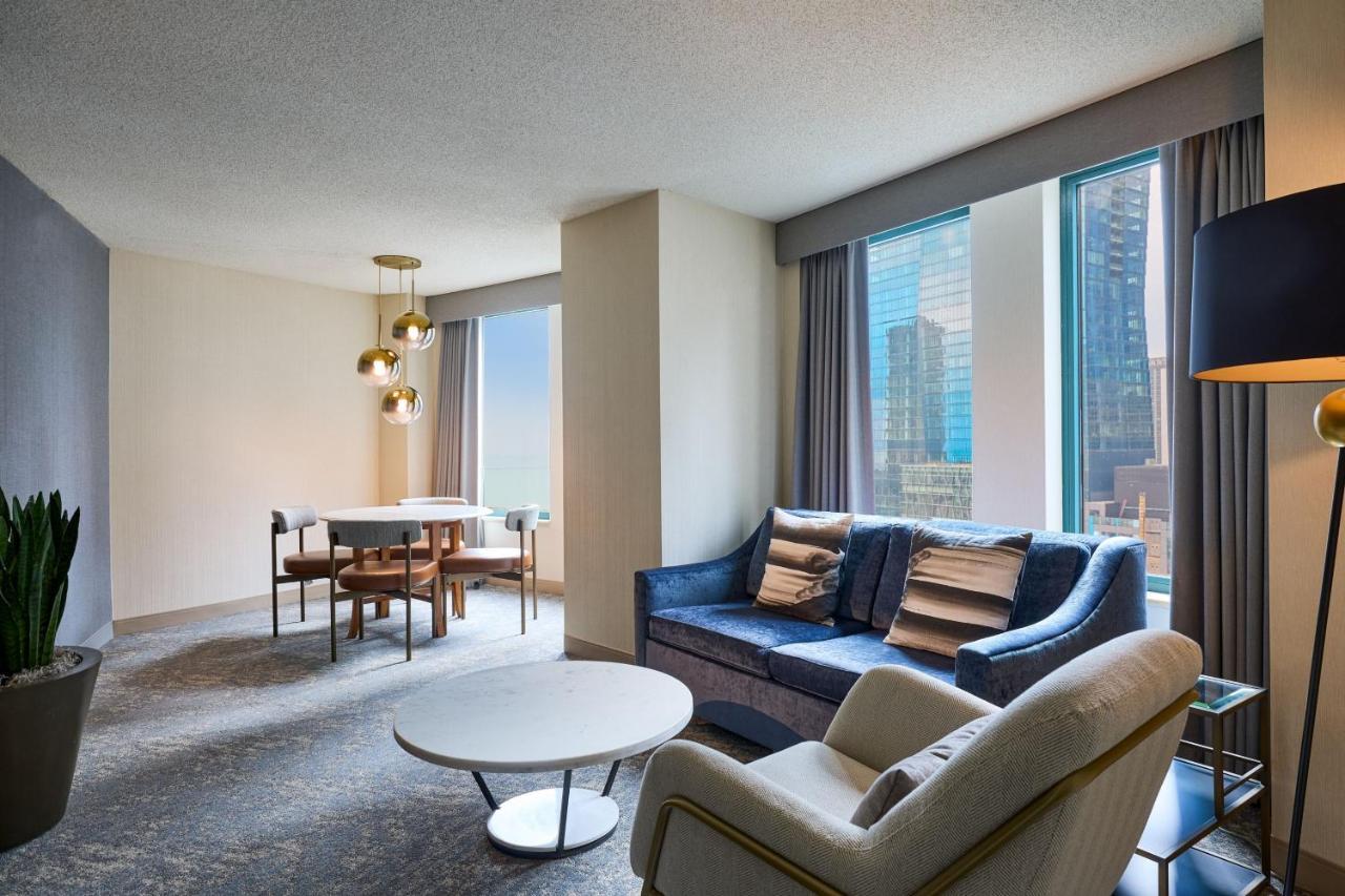 Hotel Sheraton Grand Riverwalk Chicago