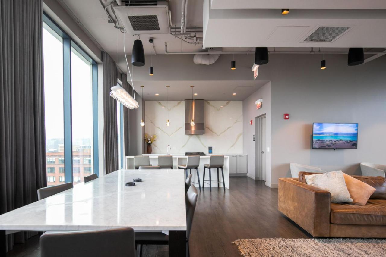 W Loop 2br W Gym Pool In Heart Of Greektown Chi-540