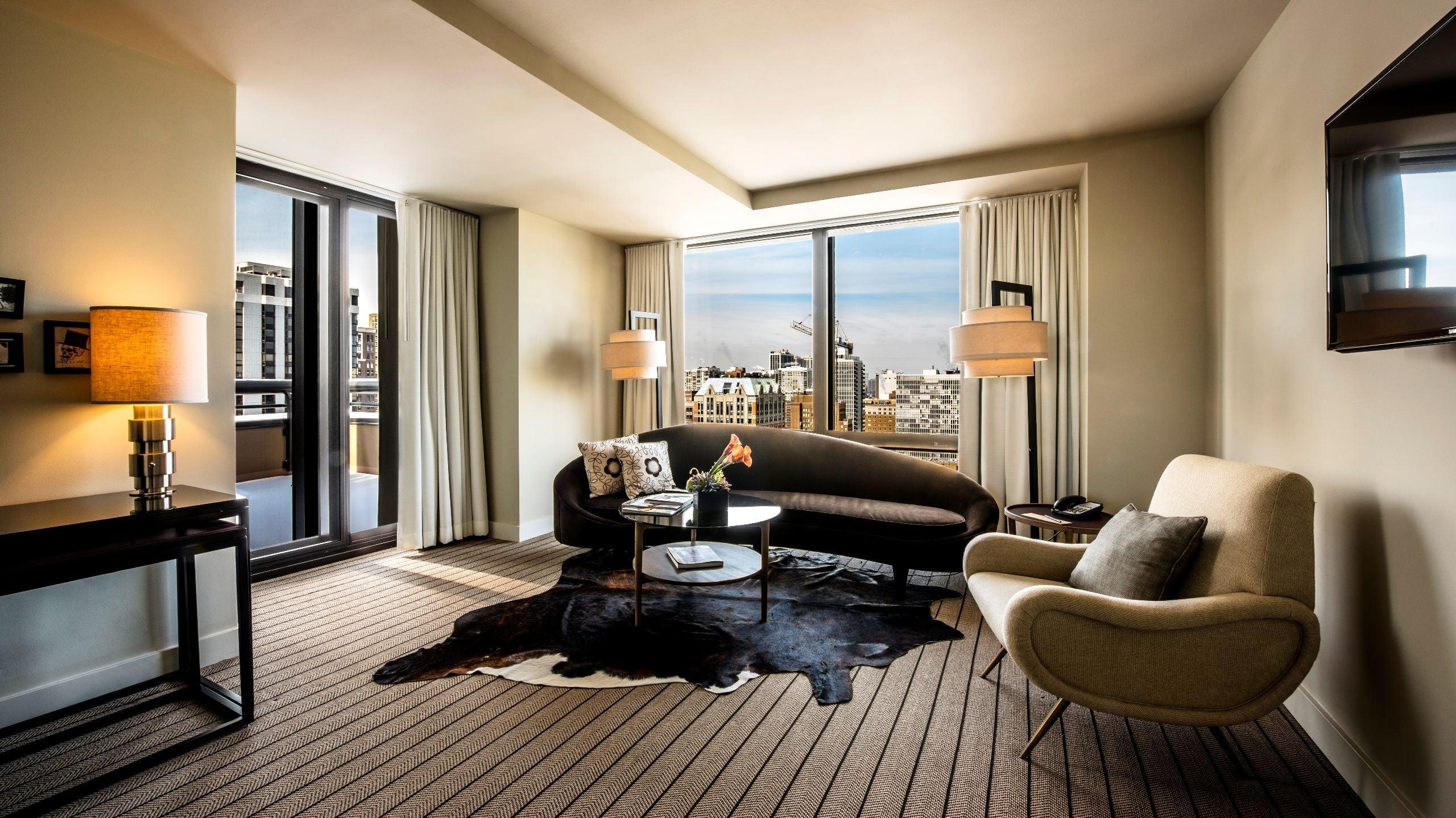 Thompson Chicago, By Hyatt Chicago