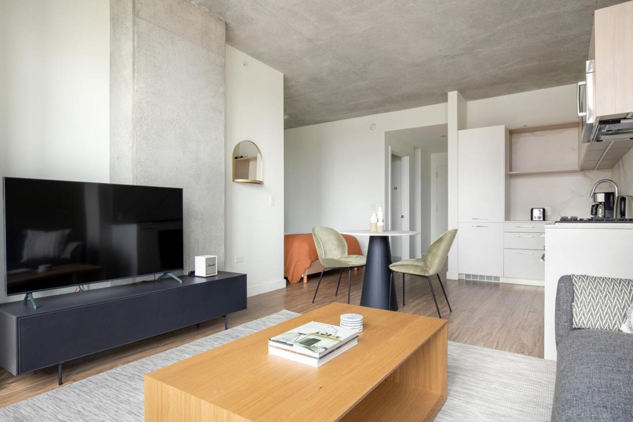 W Loop W Pool Gym Lounge Nr L Chi-747 *