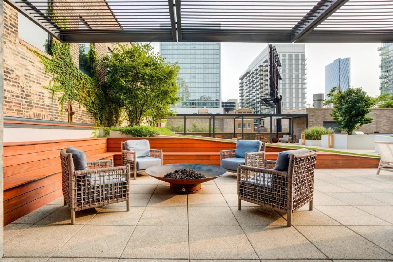 W Loop W Pool Gym Lounge Nr L Chi-747