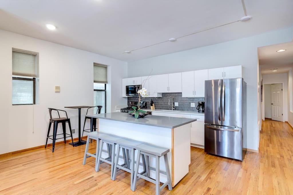 3 Flat Building Downtown - With Private Patios Apartment *