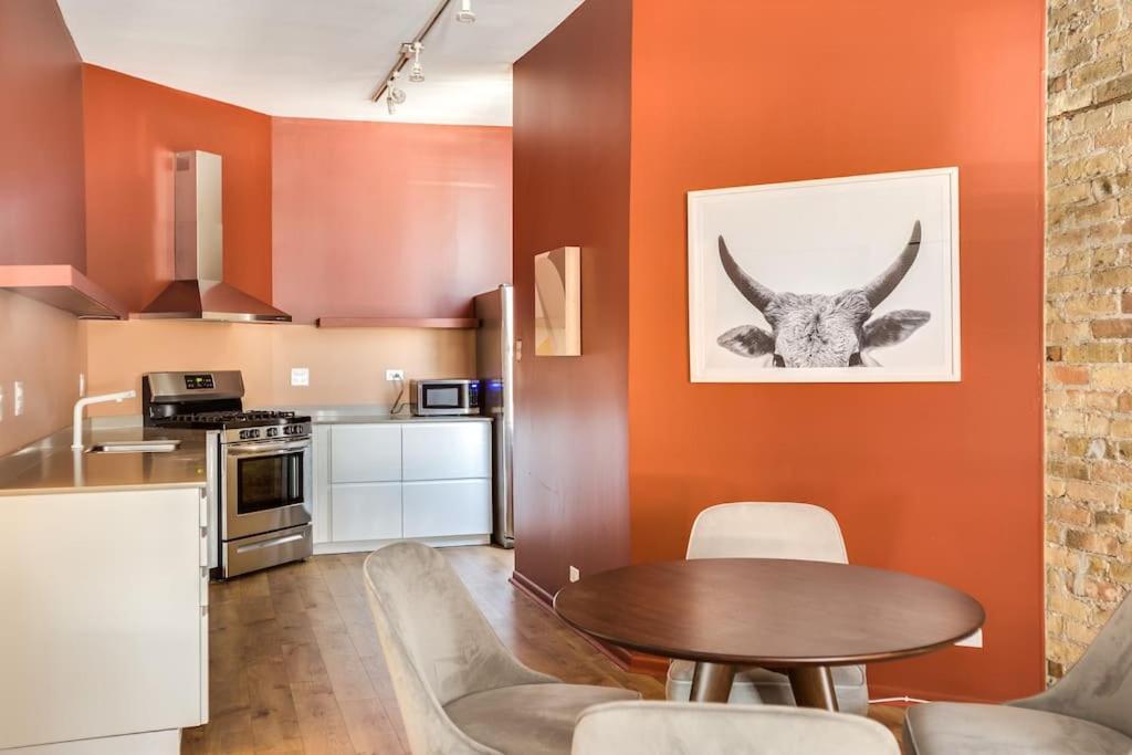 The Orleans - Entire Building - With Rooftop Deck Apartamento