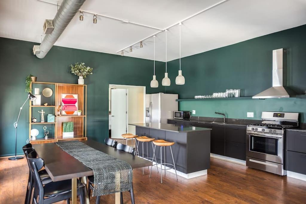 The Orleans - Entire Building - With Rooftop Deck Apartamento *