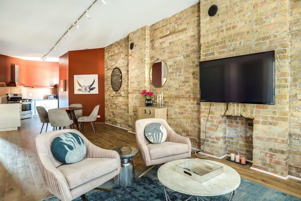 The Orleans - Entire Building - With Rooftop Deck Apartamento