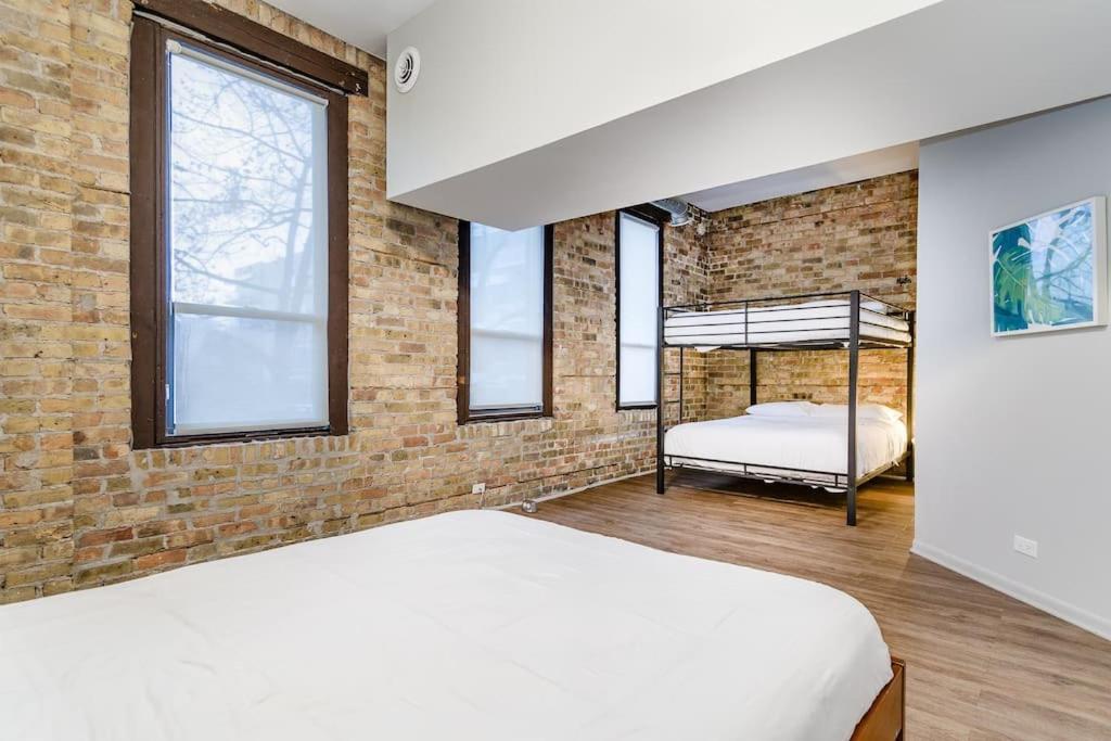The Orleans - Entire Building - With Rooftop Deck * Chicago