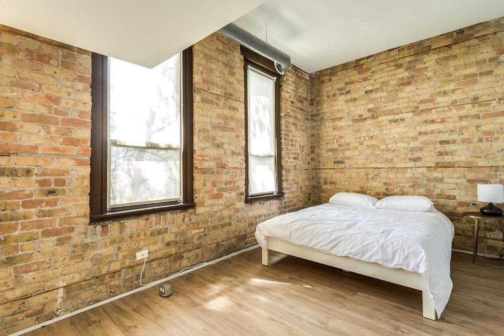The Orleans - Entire Building - With Rooftop Deck Apartamento