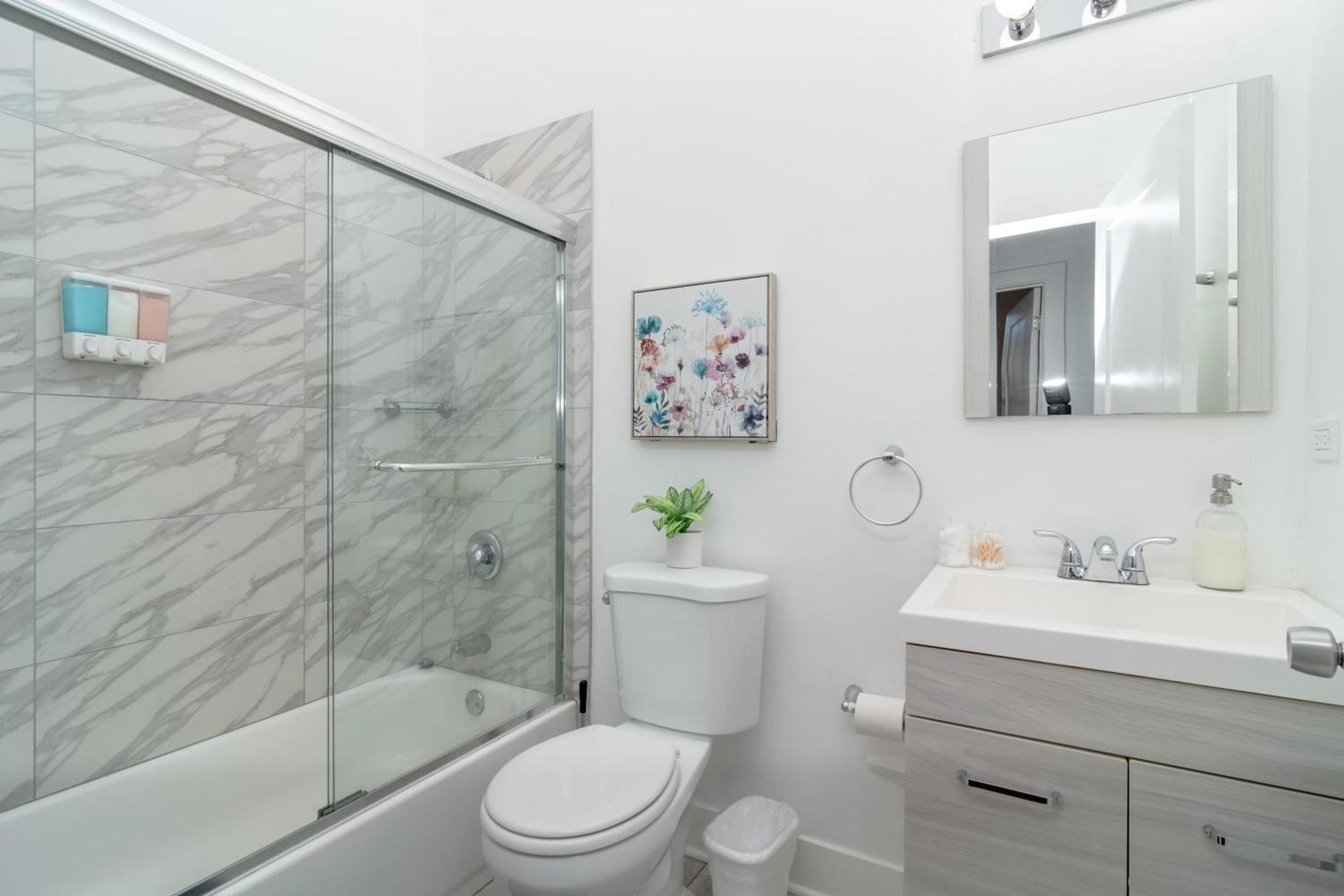 Mccormick Place 3br-2ba With Optional Parking - Sleeps 8 * Chicago
