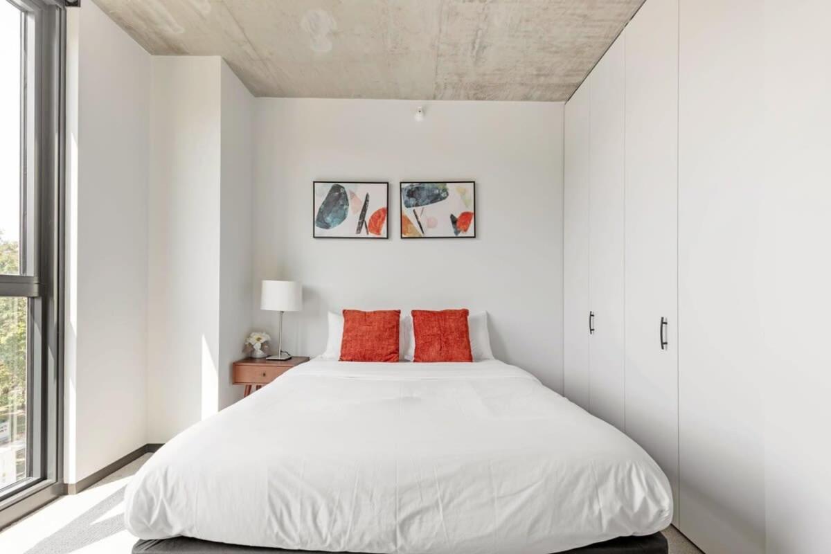 Apartment 2br Chic New With Rooftop Pool & Gym *