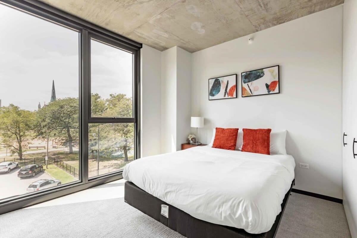 Apartment 2br Chic New With Rooftop Pool & Gym Chicago