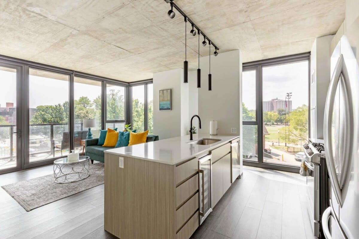 2br Chic New With Rooftop Pool & Gym Apartment Chicago