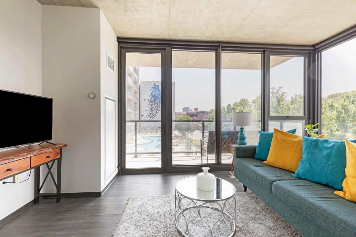 2br Chic New With Rooftop Pool & Gym Apartment