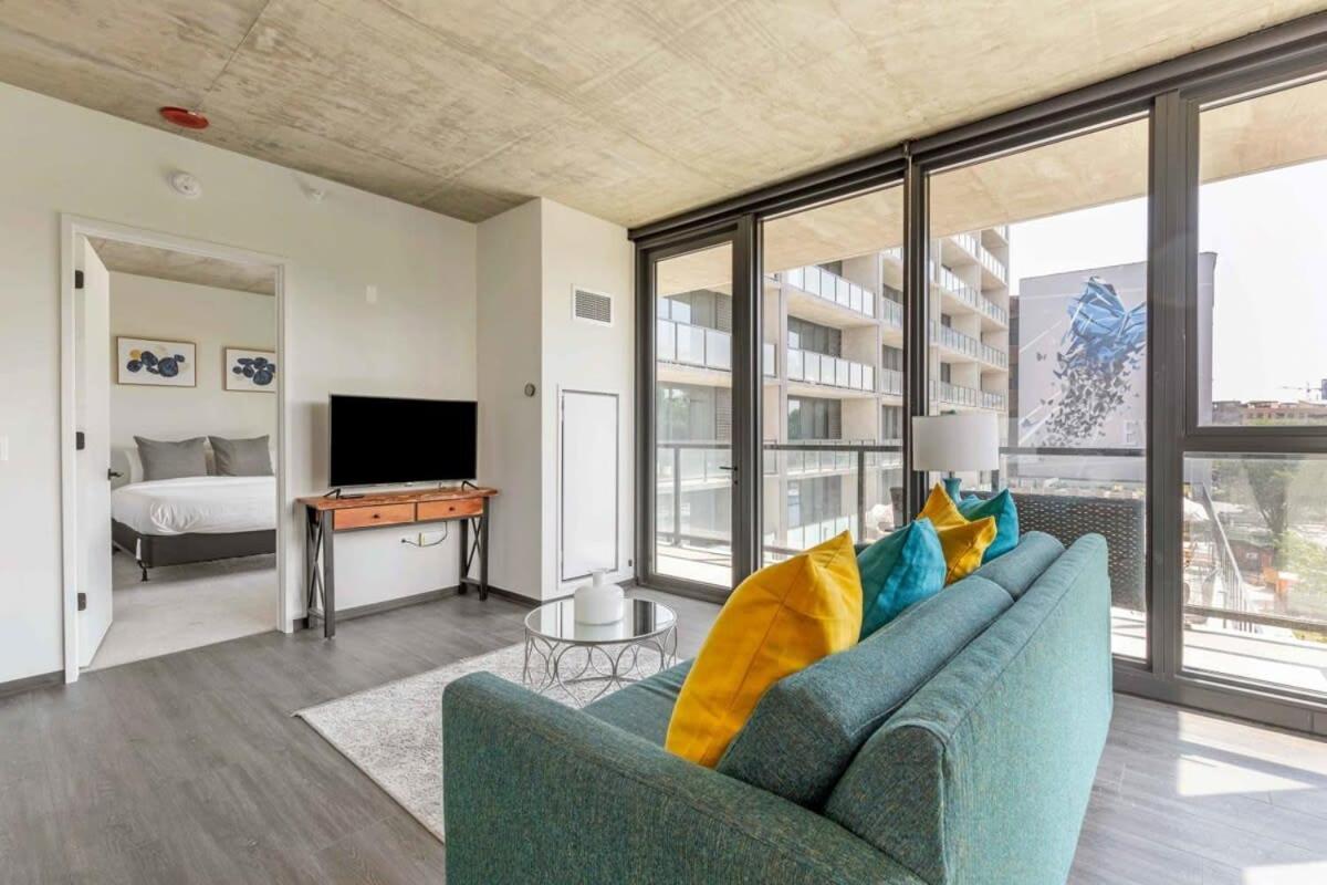 2br Chic New With Rooftop Pool & Gym Apartment