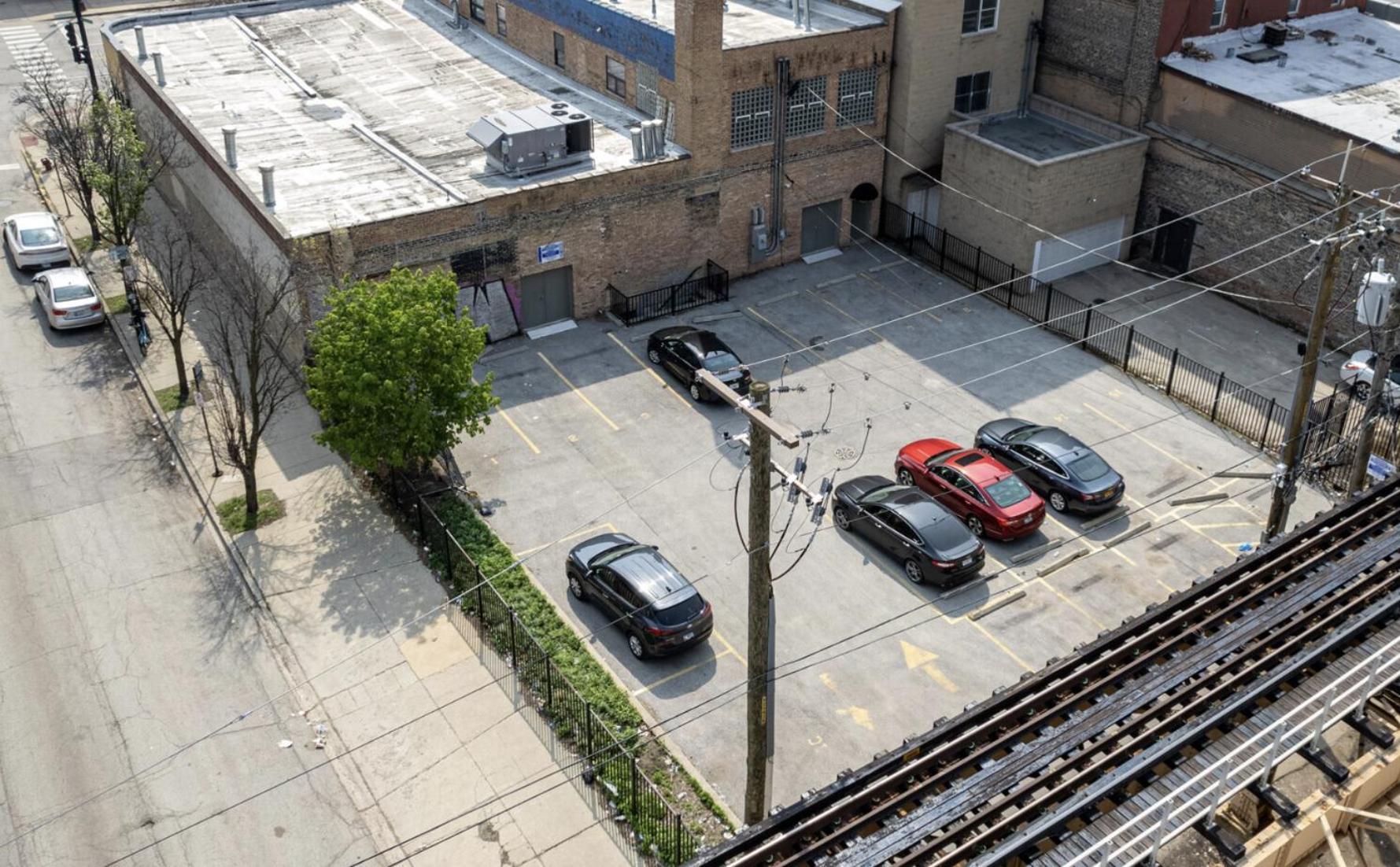 Apartment Mccormick Place 5 Bed Family Unit With Pool Table And Optional Parking Chicago