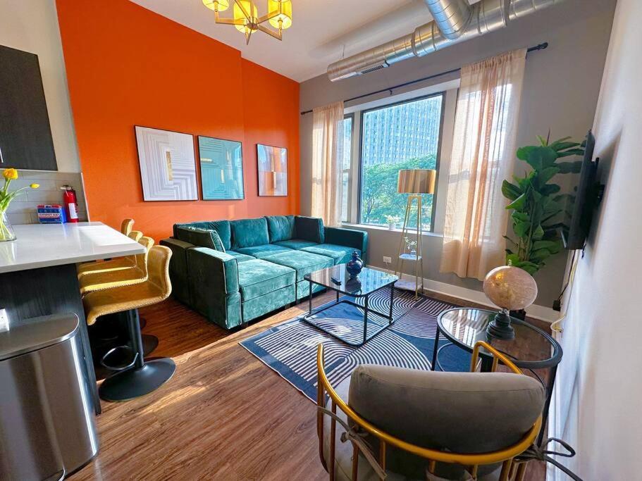 Mccormick 3bd-2ba With Optional Parking On State Street Apartment *