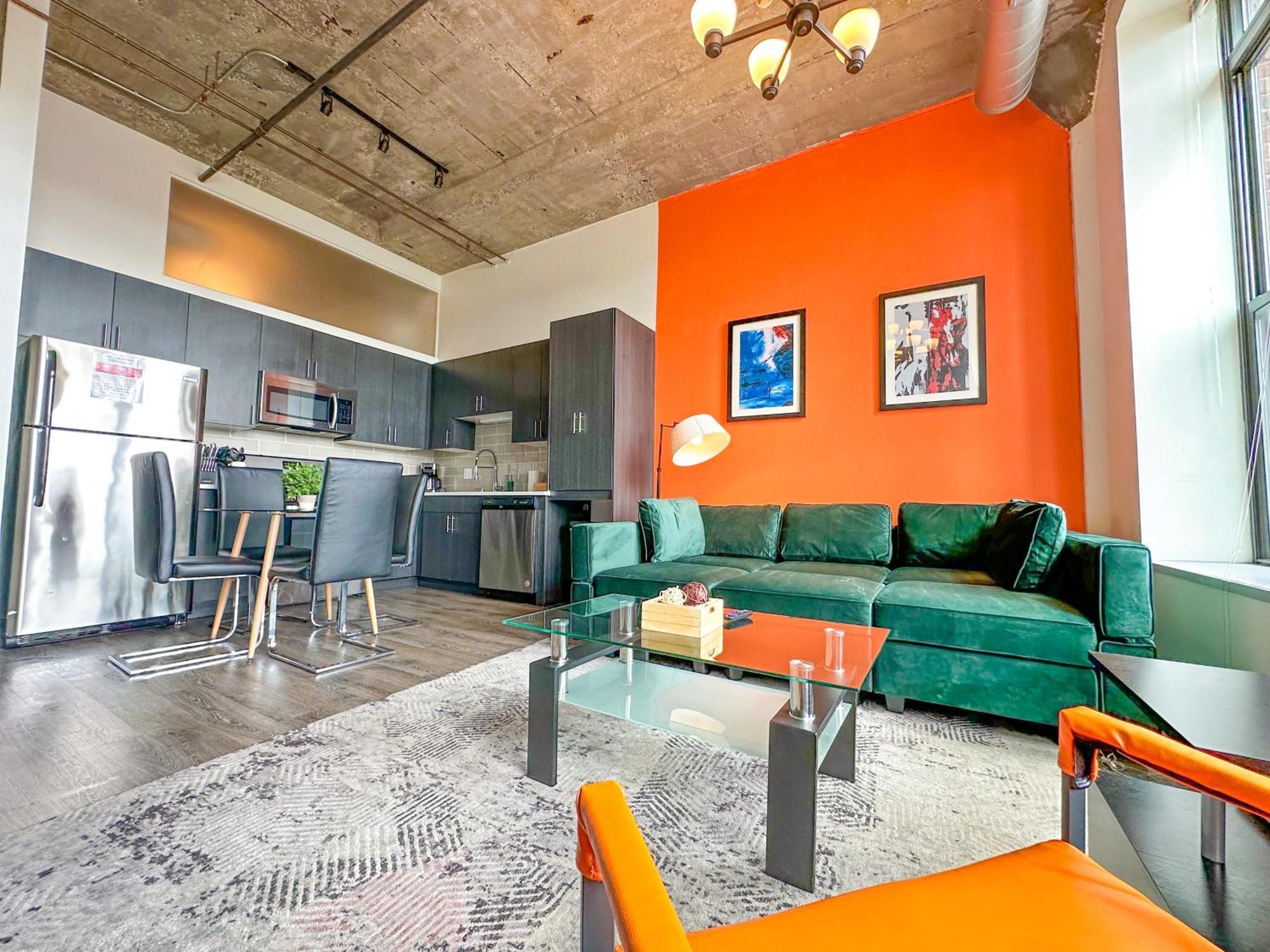 Mccormick 2br-2ba Family Unit For Up To 8 Guests With Optional Parking & Gym Access