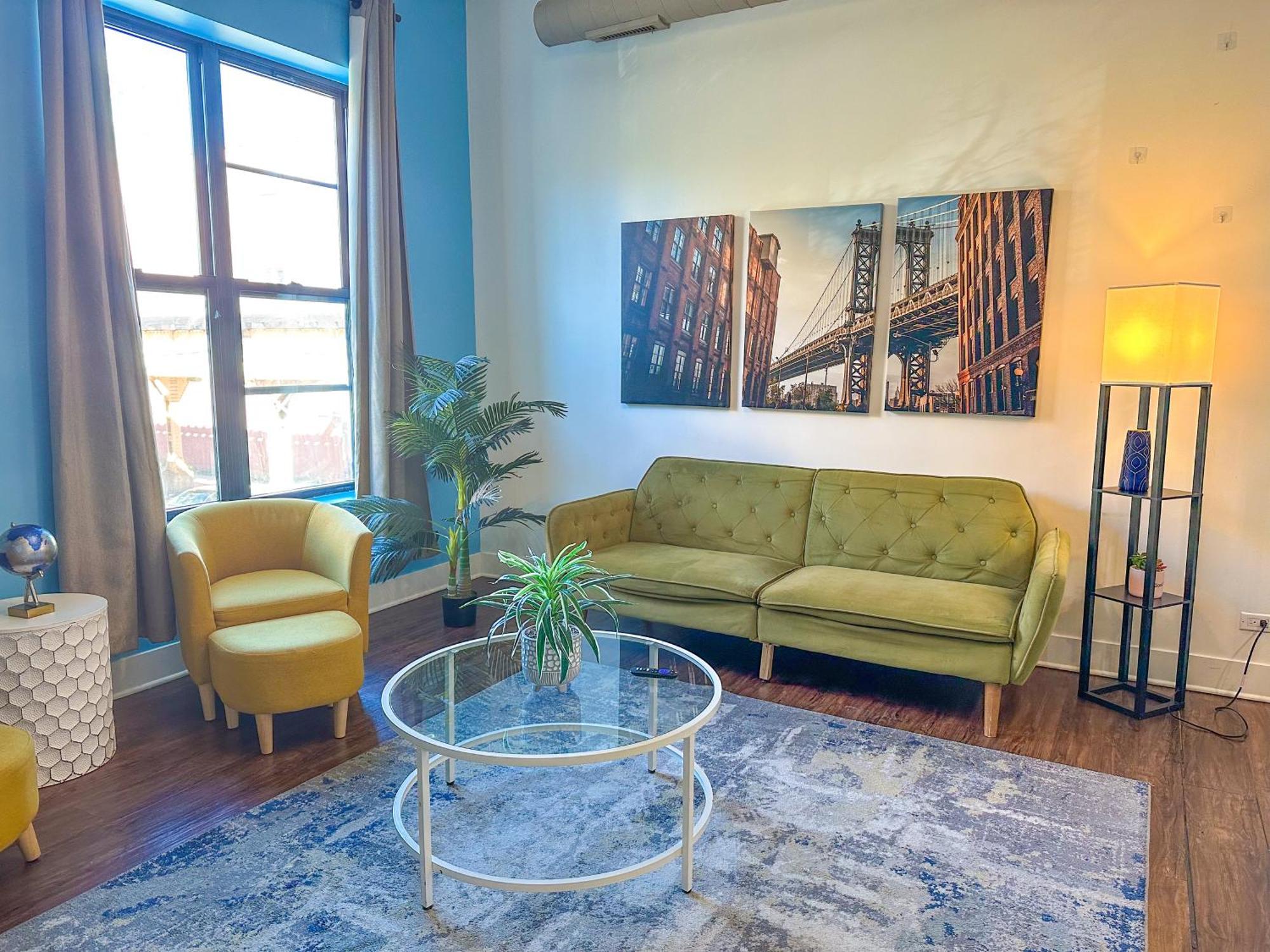 Apartment Mccormick Place 3br-2ba With Optional Parking - Sleeps 8 *