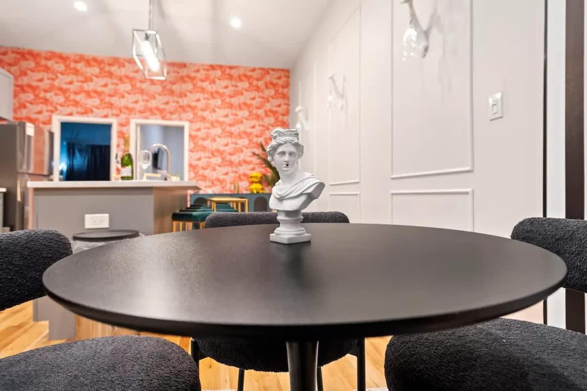 2 Bd 2 Ba Bucktown Safari Flat Chicago