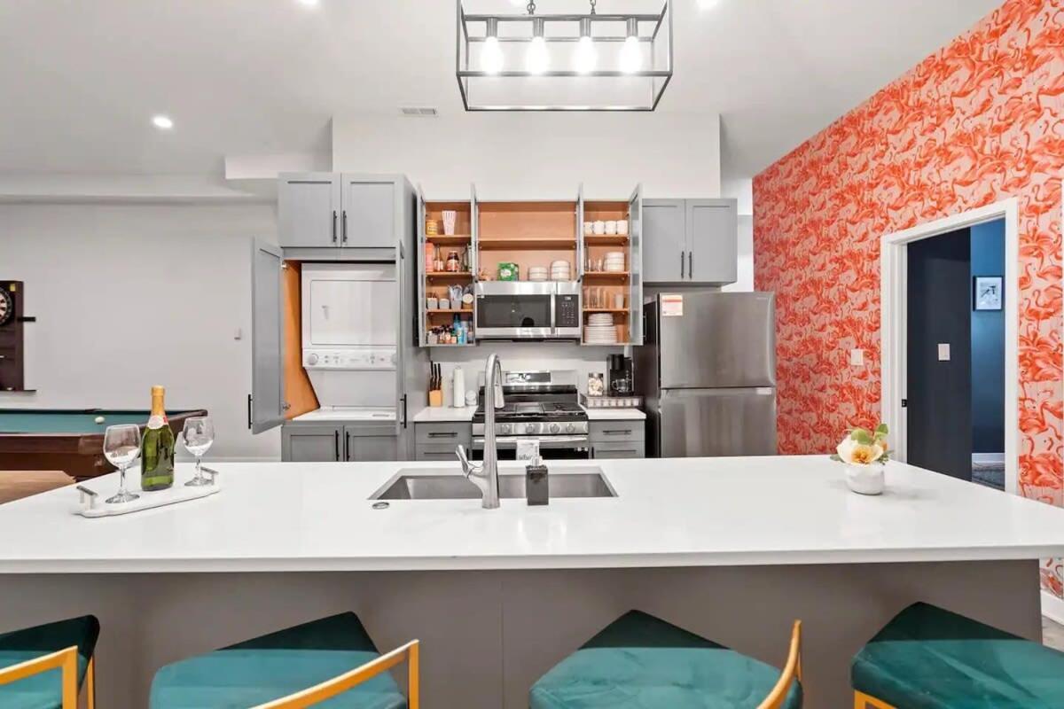 2 Bd 2 Ba Bucktown Safari Flat * Chicago