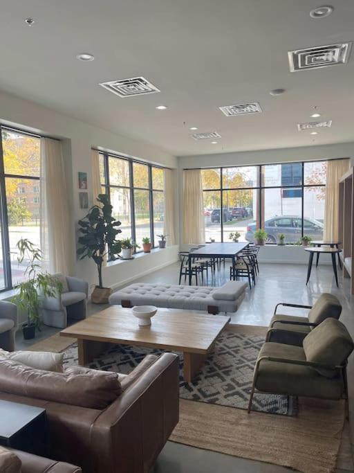 Apartment Modern In Pilsen *