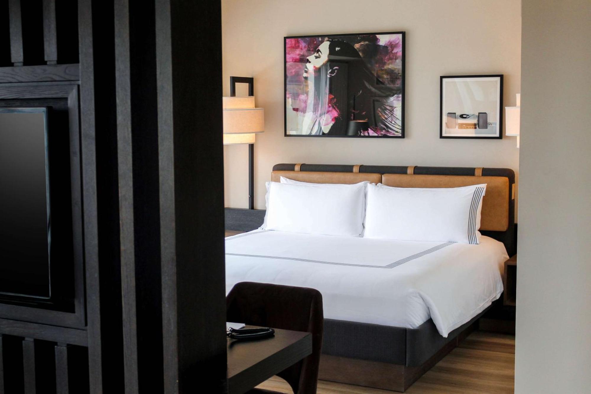 Thompson Chicago, By Hyatt Hotel