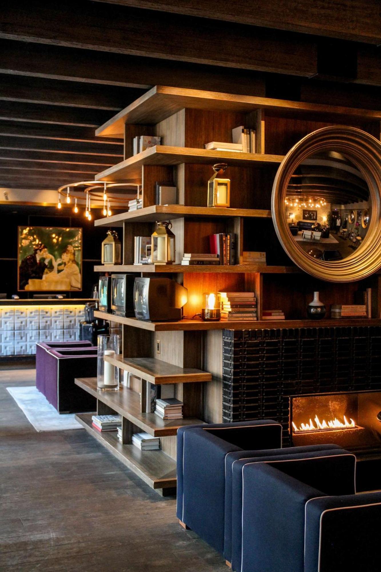 Thompson Chicago, By Hyatt Chicago