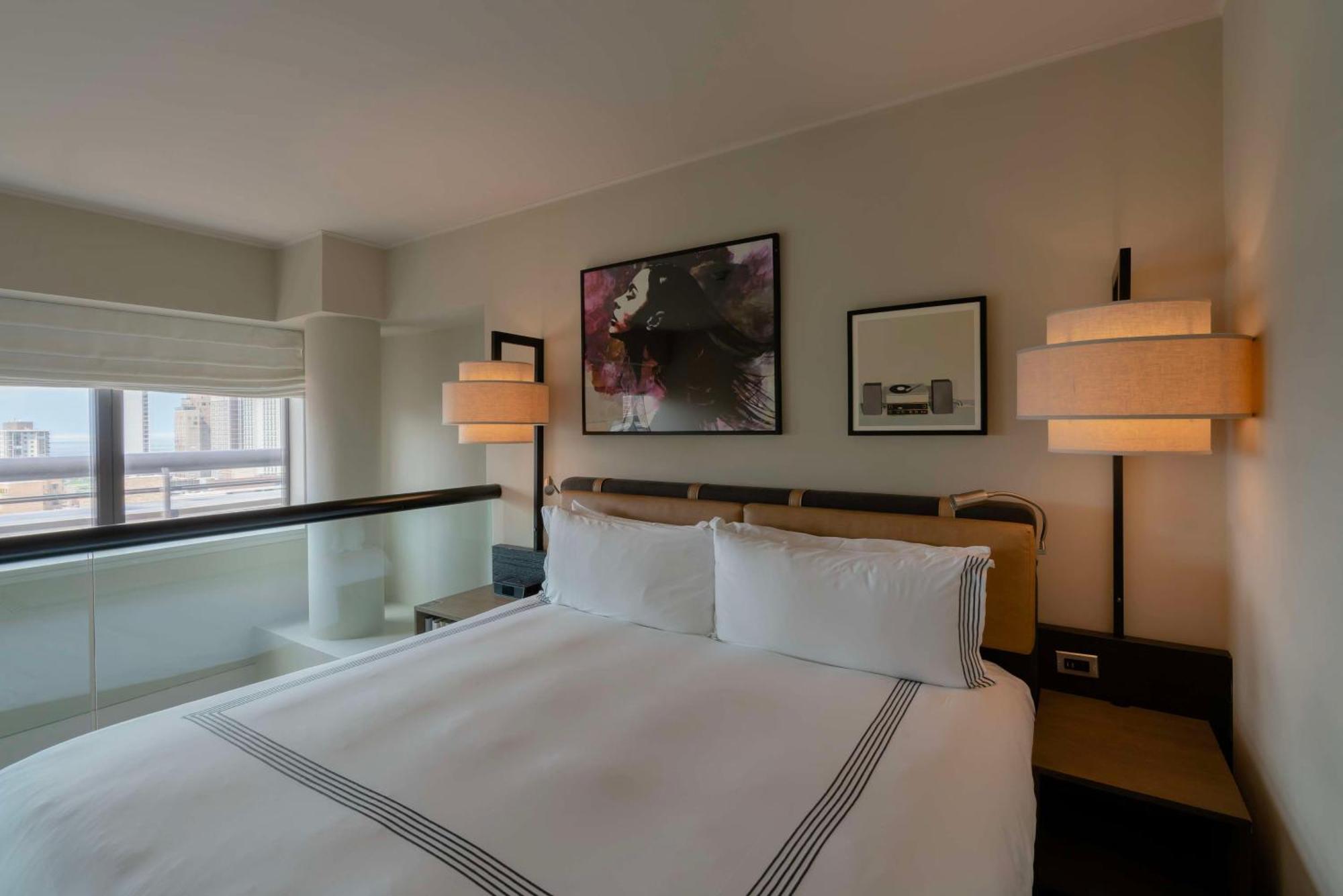 Thompson Chicago, By Hyatt 4* Chicago