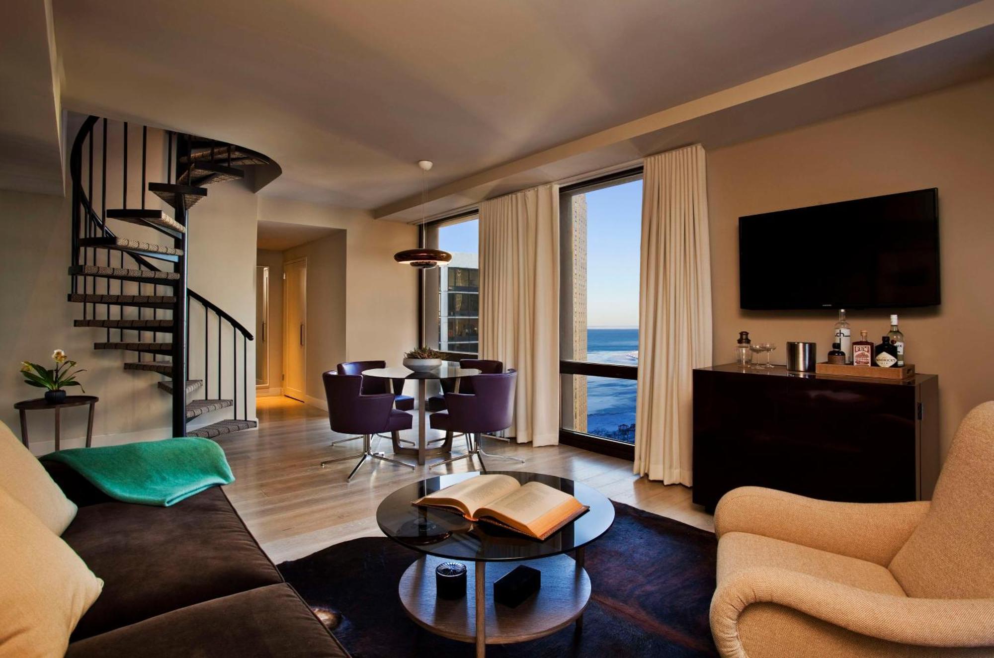Thompson Chicago, By Hyatt Hotel