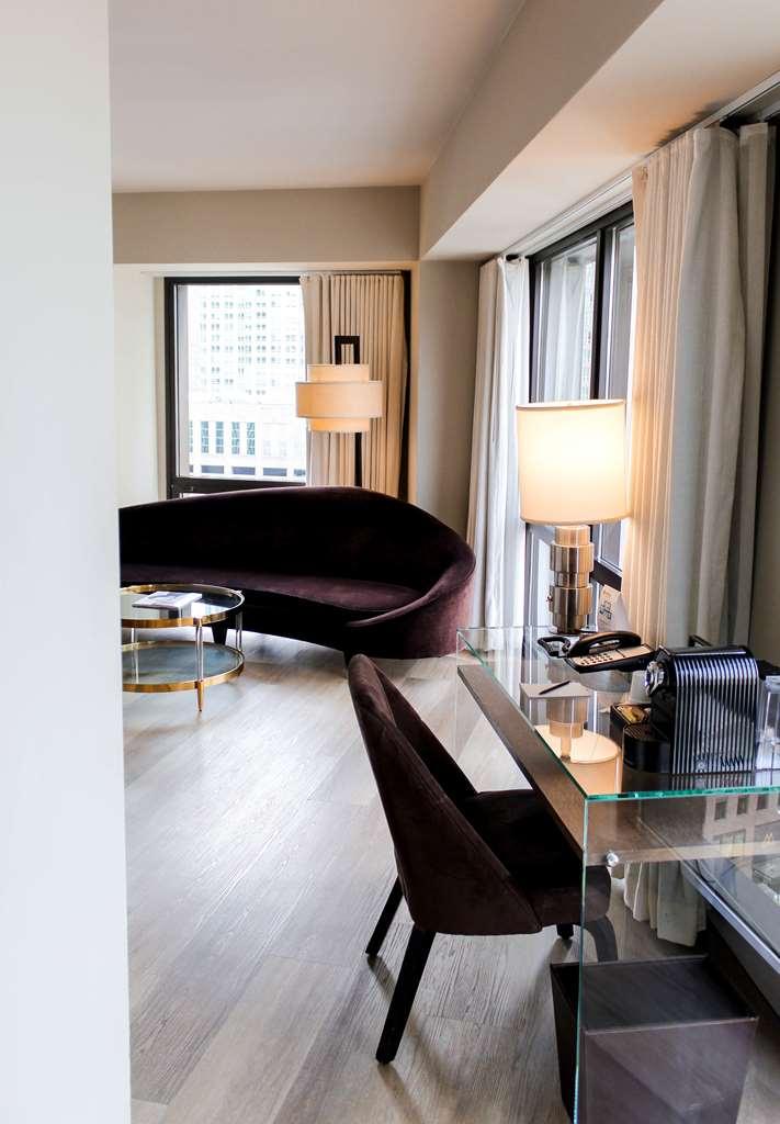 Thompson Chicago, By Hyatt
