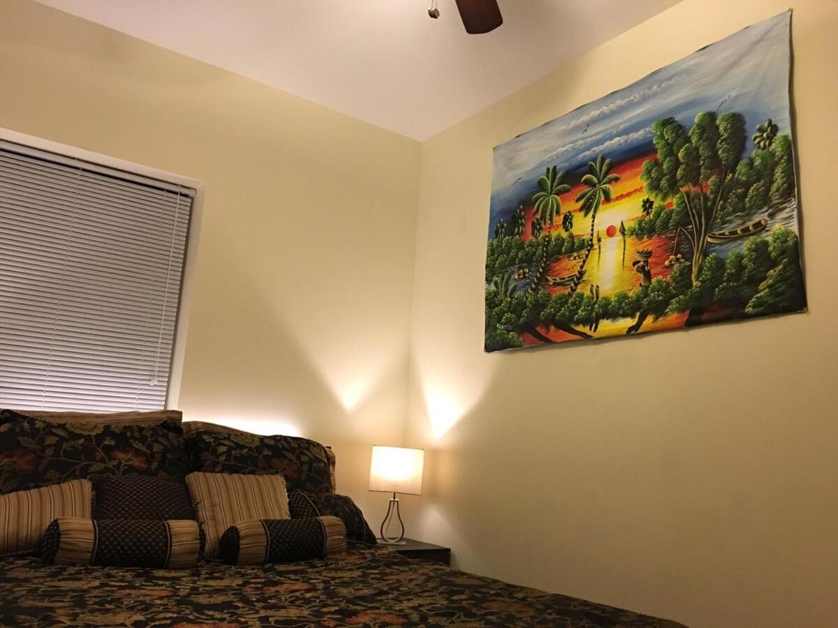 Entire In Heart Of Apartment Chicago