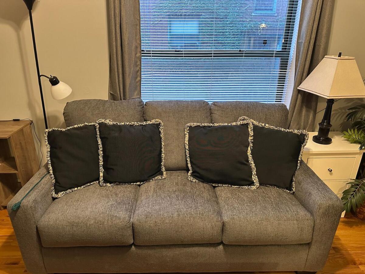 Apartment Entire In Heart Of