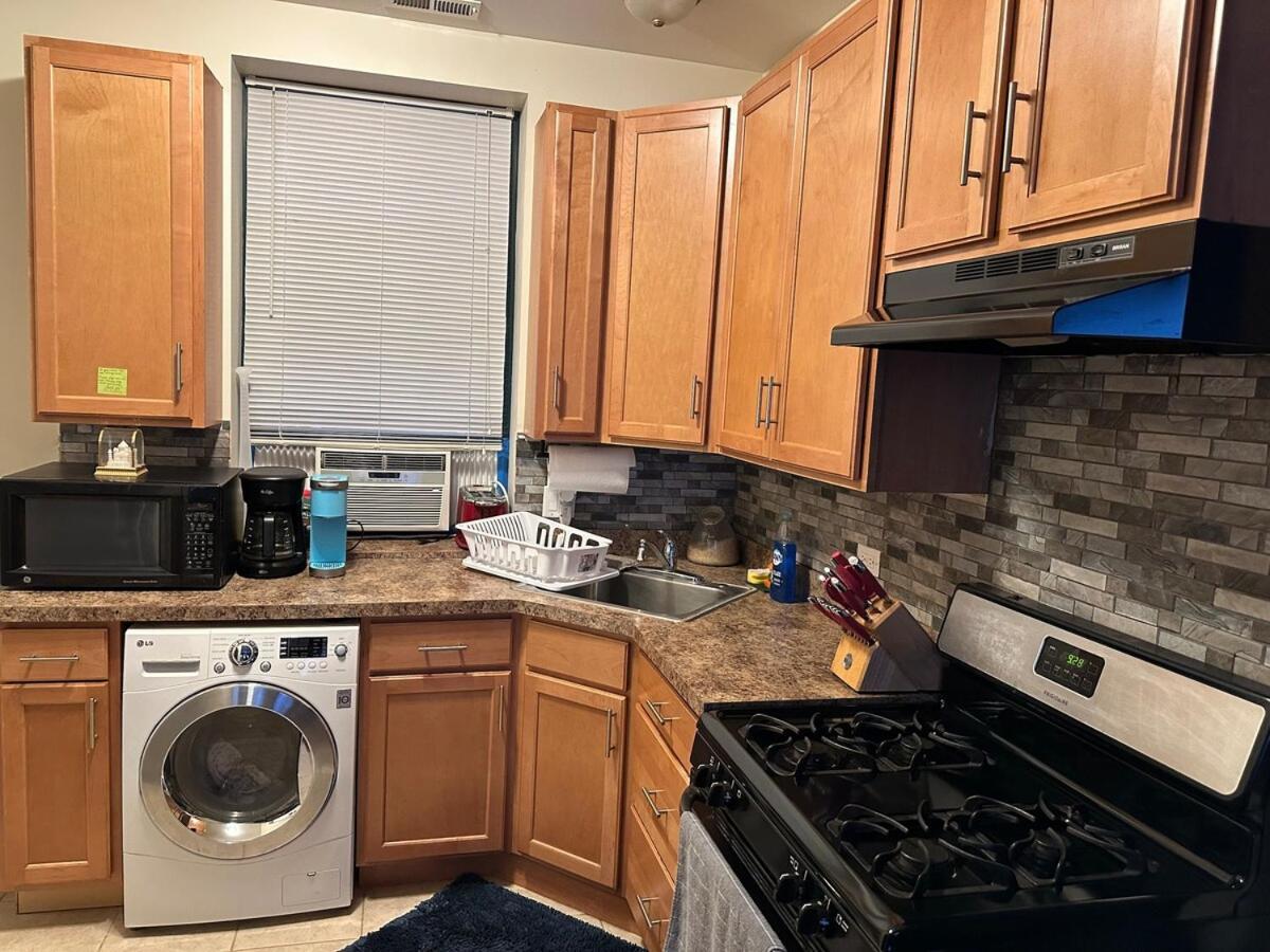 Apartment Entire In Heart Of Chicago
