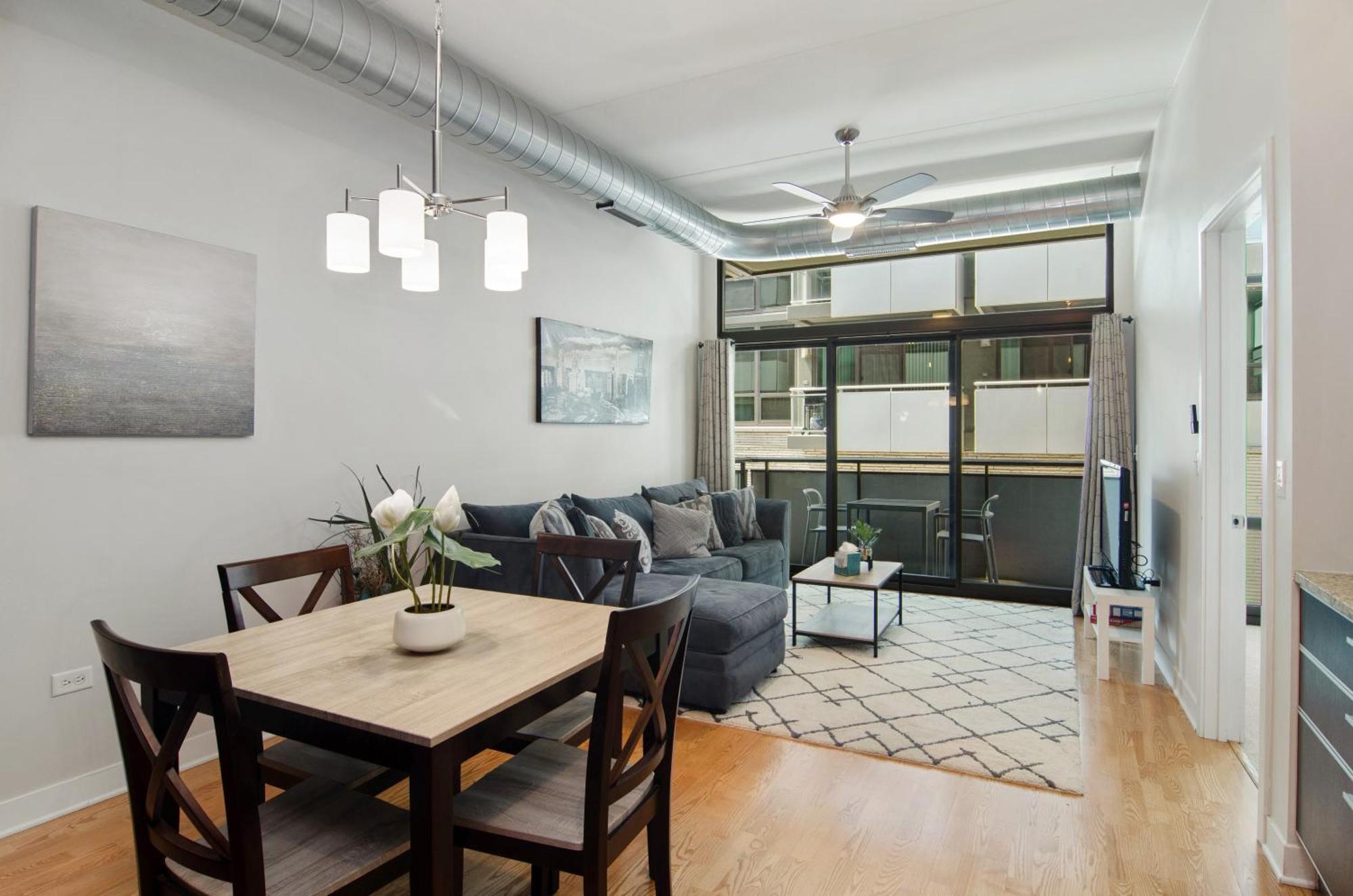 Apartment Foodie's Dream! Walk To Amazing Restaurants! Full Kitchen A Balcony For Al Fresco Dining!