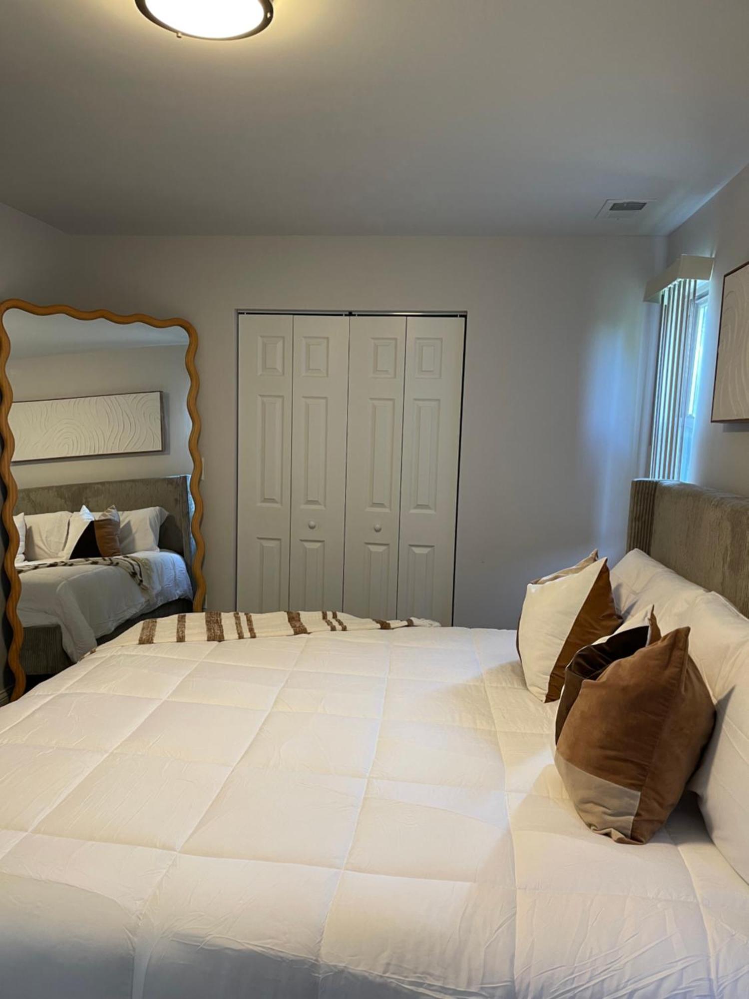 Mixed Neutral Vibes Apartment *