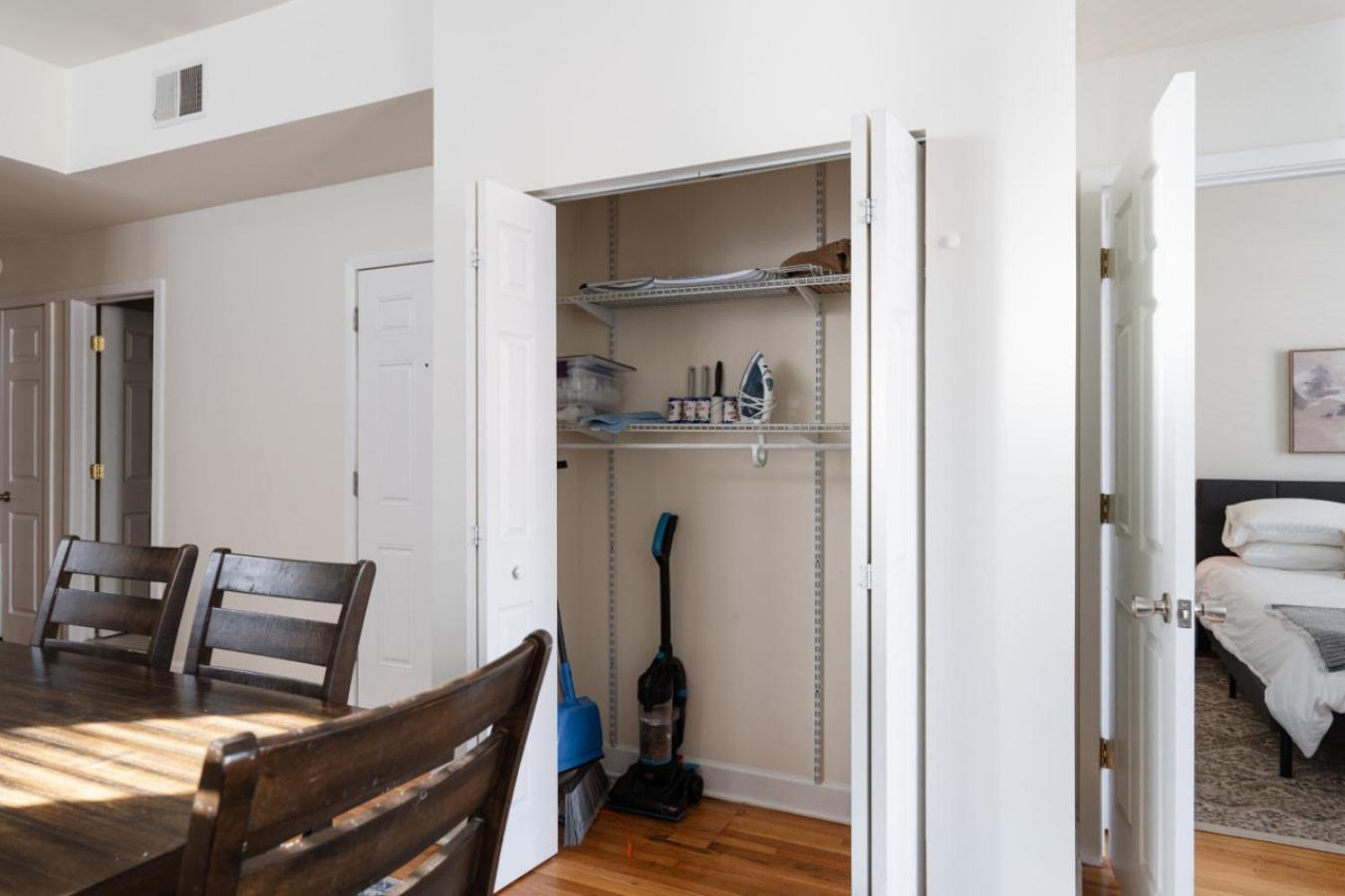 Charming Renovated In Ukrainian Village *